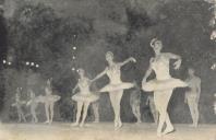 Atuação da companhia de Bailado da Gulbenkian no Parque Municipal de Sintra.