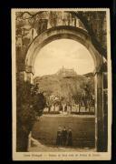 Cintra (Portugal) . Palacio da Pena visto do Portico de Setiais