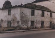 Casa em ruínas na Várzea de Colares.