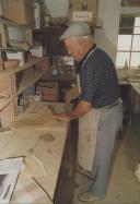 Eduardo Azenha no seu atelier em Santa Susana.