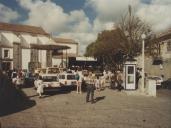 Largo da Igreja Matriz de Colares com um coreto.