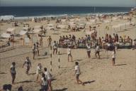 Jogo de Voleibol na Praia Grande.