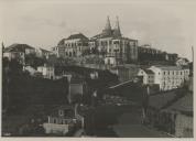 Fachadas sul e este do Palácio Nacional de Sintra.