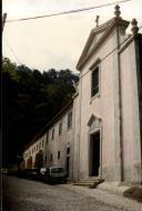 Fachada principal do Convento da Trindade, em S. Pedro, durante as obras.
