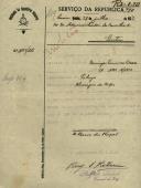 Ofício do Comandante do Regimento de Sapadores Mineiros, Rui F. Ribeiro, ao Administrador do Concelho de Sintra, enviando a caderneta militar ao soldado Domingos Francisco Pedrosa, morador no Sabugo, em troca de um passaporte que possui.