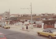 Mercado de levante na Praia das Maçãs.