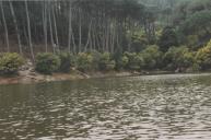 Vista parcial da Lagoa Azul na serra de Sintra.