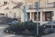 Busto do Dr. Desidério Cambournac na Estefânia em Sintra.