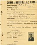Registo de matricula de cocheiro profissional em nome de Luís Martins, morador na Várzea de Sintra, com o nº de inscrição 983.