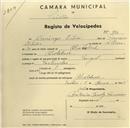 Registo de velocípede de marca Peugeot, com o nº 990, em nome de Domingos Esteves, morador em Alcolombal.