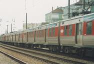 Comboio na estação de Agualva-Cacém em direção a Sintra.