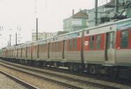 Comboio na estação de Agualva-Cacém em direção a Sintra.