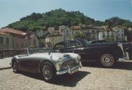 Exposição de carros clássicos do Rally de Inglaterra no largo Rainha Dona Amélia em frente ao Palácio Nacional de Sintra.