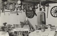 Sala de refeições do restaurante "Pão de Trigo" na Azóia.