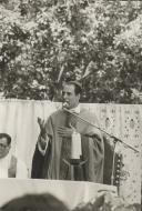 Dom António Ribeiro, Cardeal Patriarca de Lisboa, durante a missa no Parque da Liberdade.