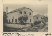 Casalinho dos Ivos na rua dos Ulmeiros da Quinta Grande na Rinchôa.