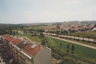 Vista parcial do parque urbano Felício Loureiro e do Bairro das casas económicas de Queluz.