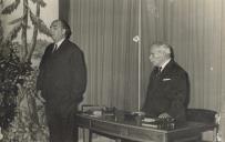 Professor Hernâni Cidade na sala da Nau do Palácio Valenças.