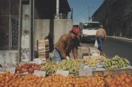 Venda de fruta na Feira de São Pedro.