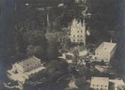 Vista aérea da Quinta da Regaleira, Quinta do Relógio e Vila Roma.