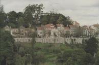 Vista geral da Correnteza, na Estefânia, com as antigas casas dos funcionários da empresa Comboios de Portugal e a casa Mantero.