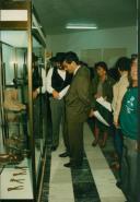 Dr. Rui Pereira visitando a exposição do rancho folclórico do Sabugo, aquando da comemoração do seu 25.º aniversário.