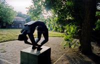 Escultura nos jardins da Quinta da Regaleira no Concerto de Xuan Du / Andrei Ratnikov / Guenrik Elessin, durante o Festival de Música de Sintra.