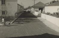 Rua do Mercado de Pêro Pinheiro depois do alcatroamento.