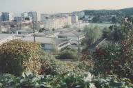 Vista parcial da Escola Secundária de Santa Maria, campo do Sintrense, e sua envolvente da Portela de Sintra.