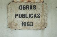 Placa do chafariz de Massamá com a data de 1863.