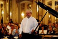 Concerto de piano de Nelson Freire, na sala da música do Palácio Nacional de Queluz, durante o Festival de Música de Sintra.