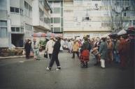 Animação de rua no mercado de Mem Martins.