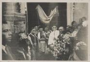 Saída da procissão da Igreja de São Pedro durante as festas de Nossa Senhora do Cabo Espichel para a freguesia de Belas.