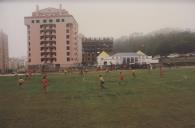 Jogo de futebol no campo da União Recreativa das Mercês.