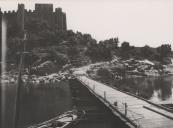 Ponte de barcaças para acesso ao castelo de Almourol.