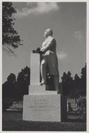 Estátua de D. Fernando II no Ramalhão da qual foi escultor Pedro Anjos Teixeira.