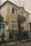 Fachada principal de uma casa em Sintra.