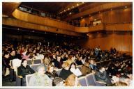 Espetadores a assistir ao espetáculo de Pablo Milanés no Centro Cultural Olga Cadaval.