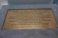Placa comemorativa da benção da 1ª pedra da Universidade Católica.