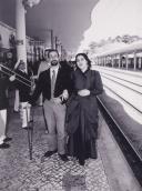 Atores durante uma recriação histórica na estação de caminhos de ferro de Sintra.