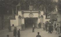 Entrada para o recinto das festas de Nossa Senhora do Cabo Espichel na Freguesia de São Pedro de Sintra.