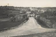 Estrada de acesso à aldeia das Lopas.