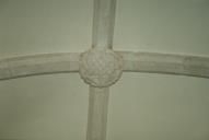 Pedra de fecho de abóboda na capela de Nossa Sr.ª da Consolação de Agualva-Cacém.