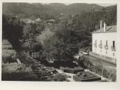 Fachada posterior da casa da quinta do Vinagre com vista parcial da Eugaria.