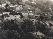 Vista parcial da Vila de Sintra com a Torre do Relógio, o Hotel Central, o Café Paris e a Quinta Biester.