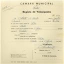 Registo de velocípede de marca Aprilia, com o nº 2694, em nome de Alberto dos Santos, morador em Sintra.