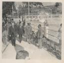 Visconde de Asseca e militares durante as festas de Nossa Senhora do Cabo Espichel, na freguesia de Santa Maria, no Bairro das Flores, Estefânia, Sintra.