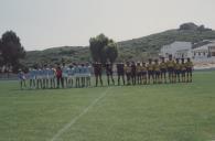 Jogo de futebol no campo do Sintrense, na Portela de Sintra.