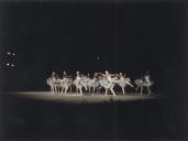 Atuação da Companhia Nacional de Bailado do Teatro de São Carlos.