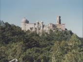  Parque da Pena com o palácio Nacional da Pena.